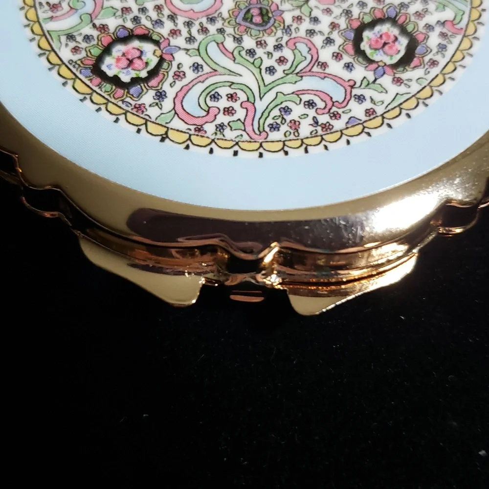 Compact Refillable Powder Mirror - Picture 7 of 7